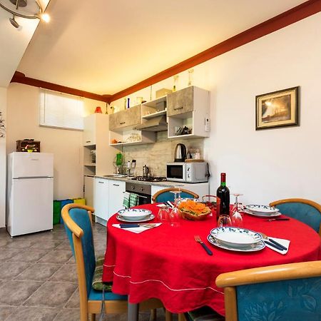Apartman Maya 말리로시니 외부 사진